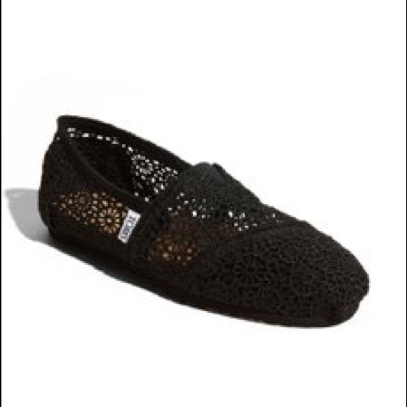 black lace toms
